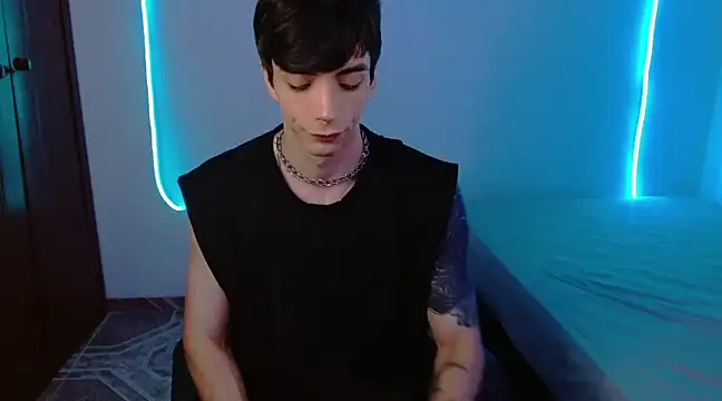 H3ll B0I online show from February 25, 4:35 am