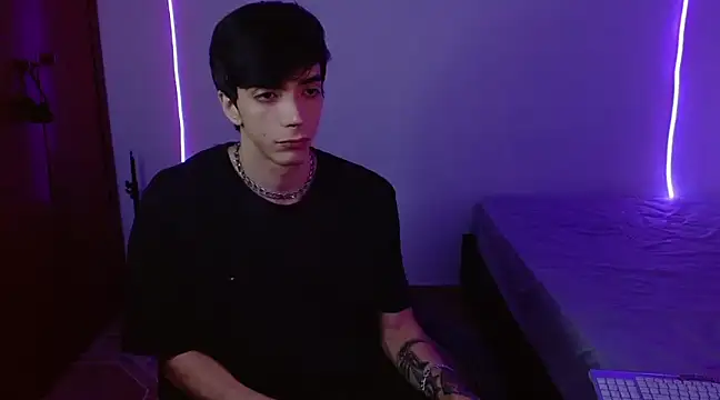 H3ll B0I online show from March 11, 6:32 am