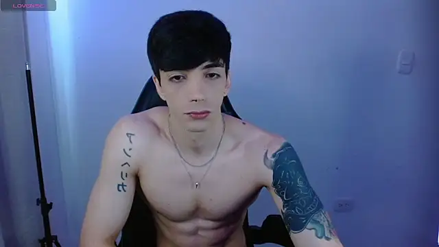 H3ll B0I online show from February 15, 7:10 pm