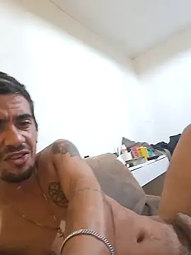 Snapshot of thallespessoa chatting on February 6, 1:58 pm thallespessoa online show from February 6, 1:58 pm