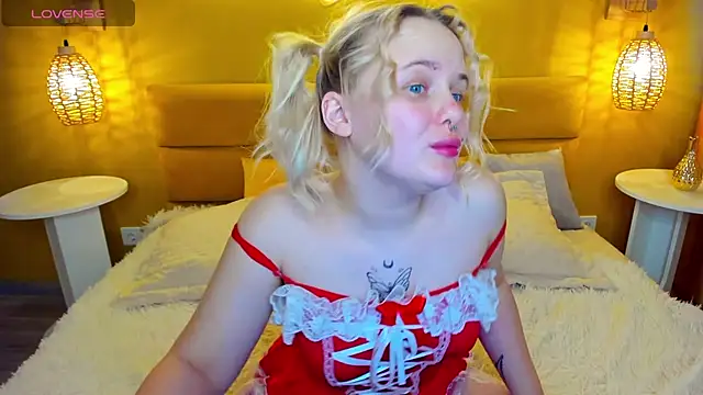 PamelaLloyd online show from March 20, 4:40 am