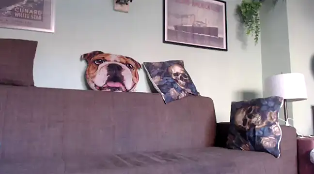 Snapshot of Astrid-Gilbert chatting on March 4, 10:57 am Astrid-Gilbert online show from March 4, 10:57 am