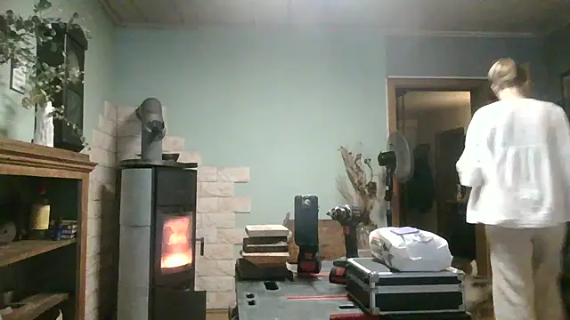 Astrid-Gilbert online show from December 19, 7:54 pm