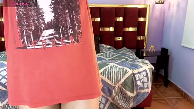 Snapshot of emily_fox_3 chatting on February 13, 11:39 am emily fox 3 online show from February 13, 11:39 am