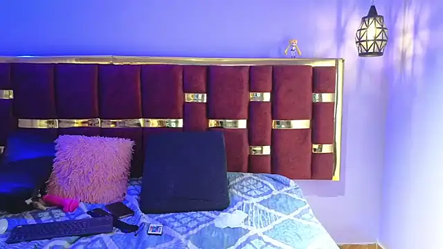 Snapshot of emily_fox_3 chatting on March 1, 6:11 pm emily fox 3 online show from March 1, 6:11 pm