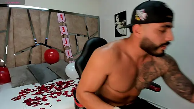 Snapshot of LeandroRusso chatting on February 14, 8:05 pm LeandroRusso online show from February 14, 8:05 pm