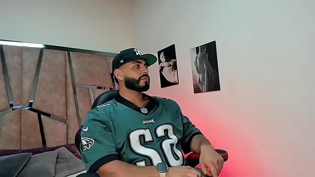 Snapshot of LeandroRusso chatting on February 20, 7:52 pm LeandroRusso online show from February 20, 7:52 pm