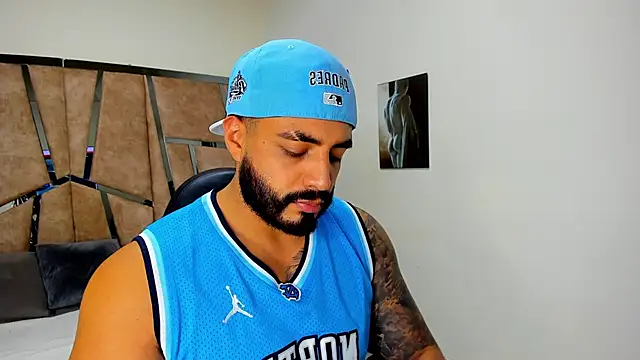 Snapshot of LeandroRusso chatting on March 13, 11:49 pm LeandroRusso online show from March 13, 11:49 pm