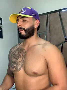 Snapshot of LeandroRusso chatting on March 16, 2:21 am LeandroRusso online show from March 16, 2:21 am