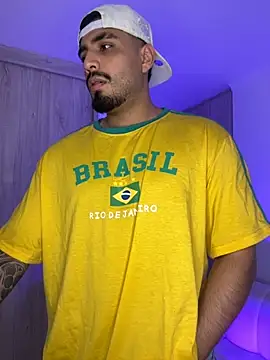 Snapshot of LeandroRusso chatting on September 9, 2:44 am LeandroRusso online show from September 9, 2:44 am