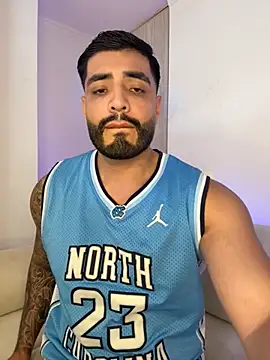 Snapshot of LeandroRusso chatting on October 2, 6:15 pm LeandroRusso online show from October 2, 6:15 pm