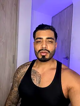 Snapshot of LeandroRusso chatting on November 8, 2:12 am LeandroRusso online show from November 8, 2:12 am