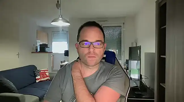 Funnyjul31 online show from January 27, 4:01 pm