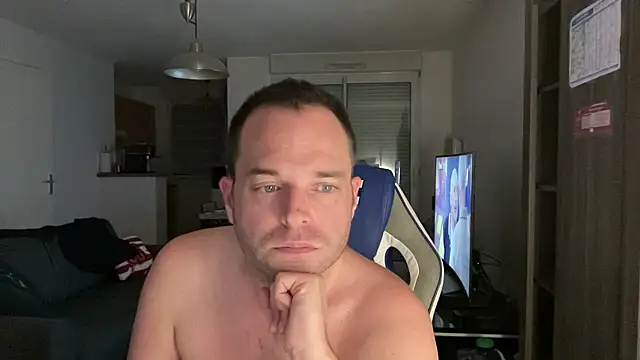 Funnyjul31 online show from March 8, 7:09 pm