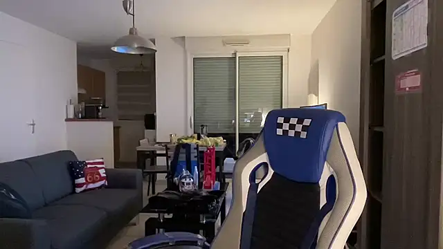 Funnyjul31 online show from March 9, 6:21 pm