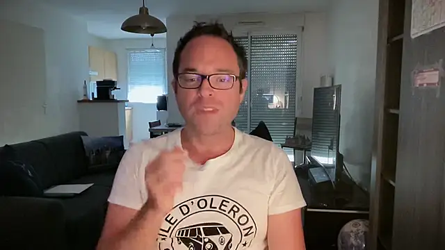 Funnyjul31 online show from October 9, 10:13 am