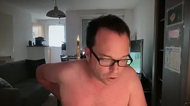 Snapshot of Funnyjul31 chatting on April 24, 6:21 pm Funnyjul31 online show from April 24, 6:21 pm