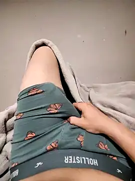 Snapshot of ElCastigador09 chatting on March 1, 4:26 am ElCastigador09 online show from March 1, 4:26 am