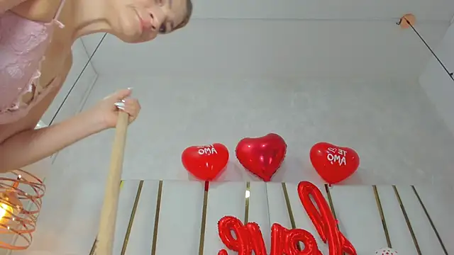 violet gray  online show from February 14, 11:40 am