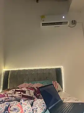 my cam online show from February 13, 4:00 am