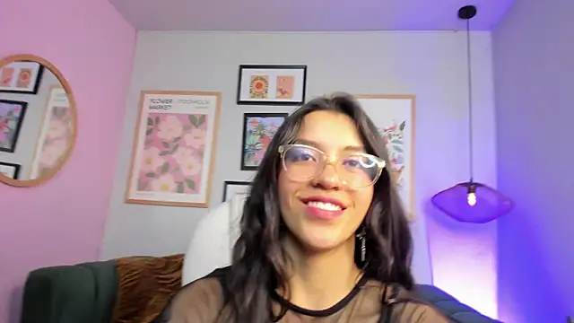 Snapshot of nina__dixon chatting on February 7, 2:50 am nina dixon online show from February 7, 2:50 am