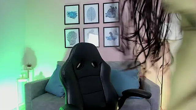 Snapshot of nina__dixon chatting on December 17, 11:44 pm nina dixon online show from December 17, 11:44 pm