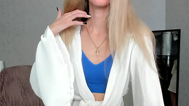 skinnyladyy online show from March 11, 5:16 am