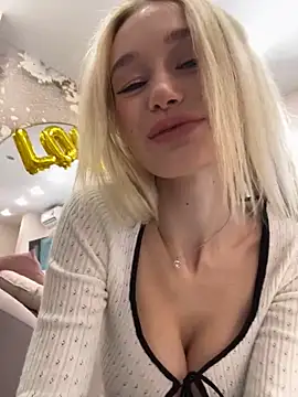 Snapshot of KristinaDane chatting on February 17, 2:53 am KristinaDane online show from February 17, 2:53 am