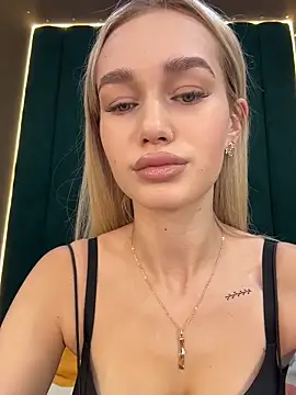 KristinaDane online show from December 15, 3:33 am