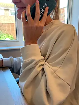 Phoebe Lily online show from October 15, 8:47 am