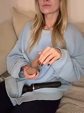 Phoebe Lily online show from November 16, 9:53 pm