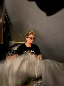 kcmo1010 online show from December 3, 9:13 pm