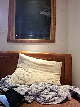 Tyyyggjju online show from November 30, 9:52 pm