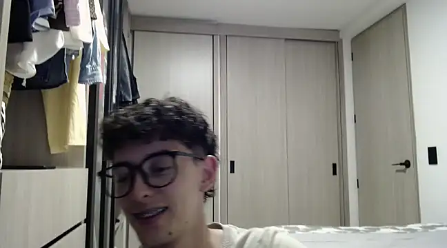 miketwink online show from March 15, 12:58 am