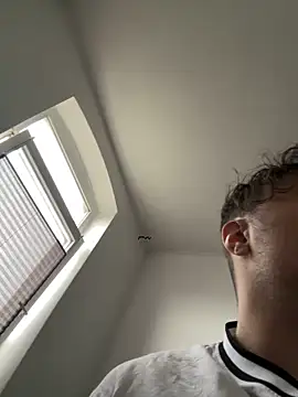 Snapshot of Mo_2003 chatting on January 27, 1:09 pm Mo 2003 online show from January 27, 1:09 pm