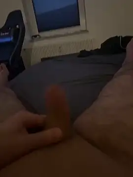 Snapshot of Mo_2003 chatting on February 2, 4:32 pm Mo 2003 online show from February 2, 4:32 pm