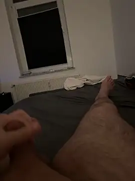 Snapshot of Mo_2003 chatting on February 6, 1:27 am Mo 2003 online show from February 6, 1:27 am