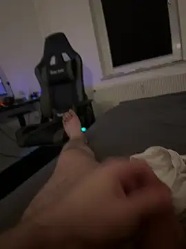 Snapshot of Mo_2003 chatting on February 8, 2:58 am Mo 2003 online show from February 8, 2:58 am