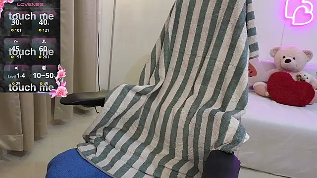 MISS MYRA online show from March 7, 6:49 pm