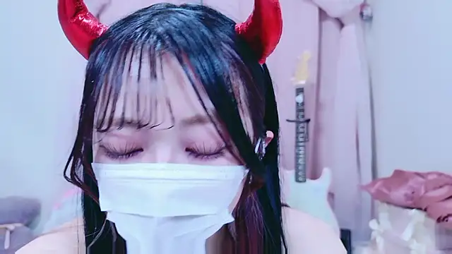 Megu-mimi online show from December 5, 1:42 pm