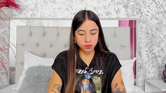 Snapshot of Ariana_greenblat chatting on February 9, 4:22 pm Ariana greenblat online show from February 9, 4:22 pm