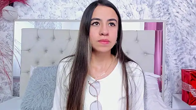 Snapshot of Ariana_greenblat chatting on February 18, 4:58 pm Ariana greenblat online show from February 18, 4:58 pm