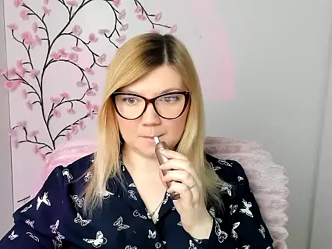 Lola moree online show from March 13, 12:45 pm