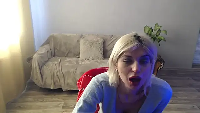 SexyBeatriice online show from February 27, 7:30 am