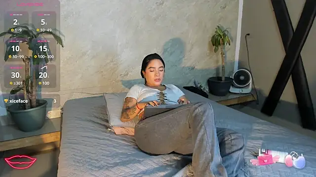 Estefy gomez09 online show from February 12, 11:41 pm