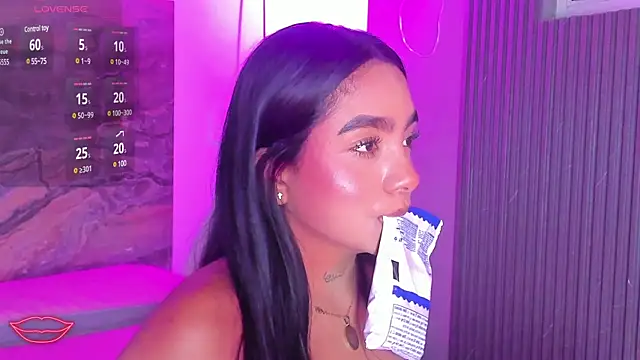 Estefy gomez09 online show from March 19, 3:52 am