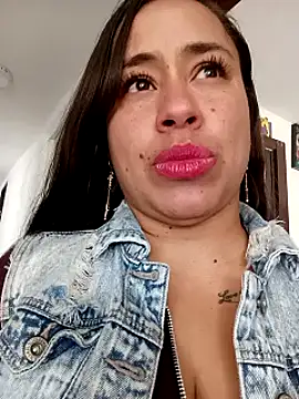 kamila lovee online show from December 18, 7:31 pm