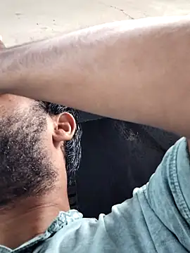 Snapshot of suggest121 chatting on September 25, 4:38 am suggest121 online show from September 25, 4:38 am