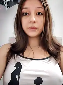 Snapshot of Maiden-Hot chatting on July 8, 9:41 pm Maiden-Hot online show from July 8, 9:41 pm