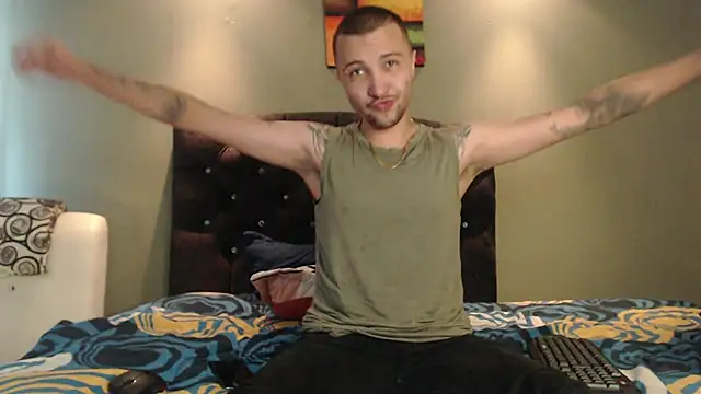 Snapshot of FemToMale chatting on March 7, 8:33 pm FemToMale online show from March 7, 8:33 pm